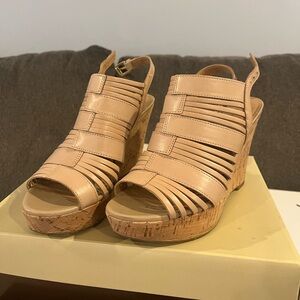 7.5 Franco Sarto Natural Color Wedges